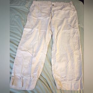 Old Navy Size XL cargo Capri pants